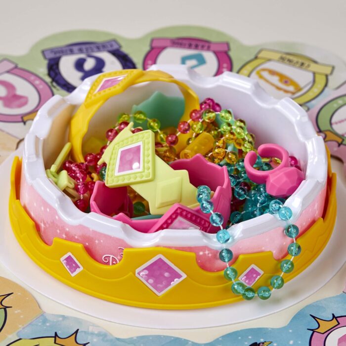 Hasbro Gaming Pretty Pretty Princess: Edition Board Game Featuring Disney Princesses, Jewelry Dress-Up Game for Kids Ages 5 and Up, for 2-4 Players - Image 9
